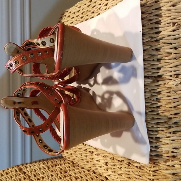 Shoes - Picture 4 of 6